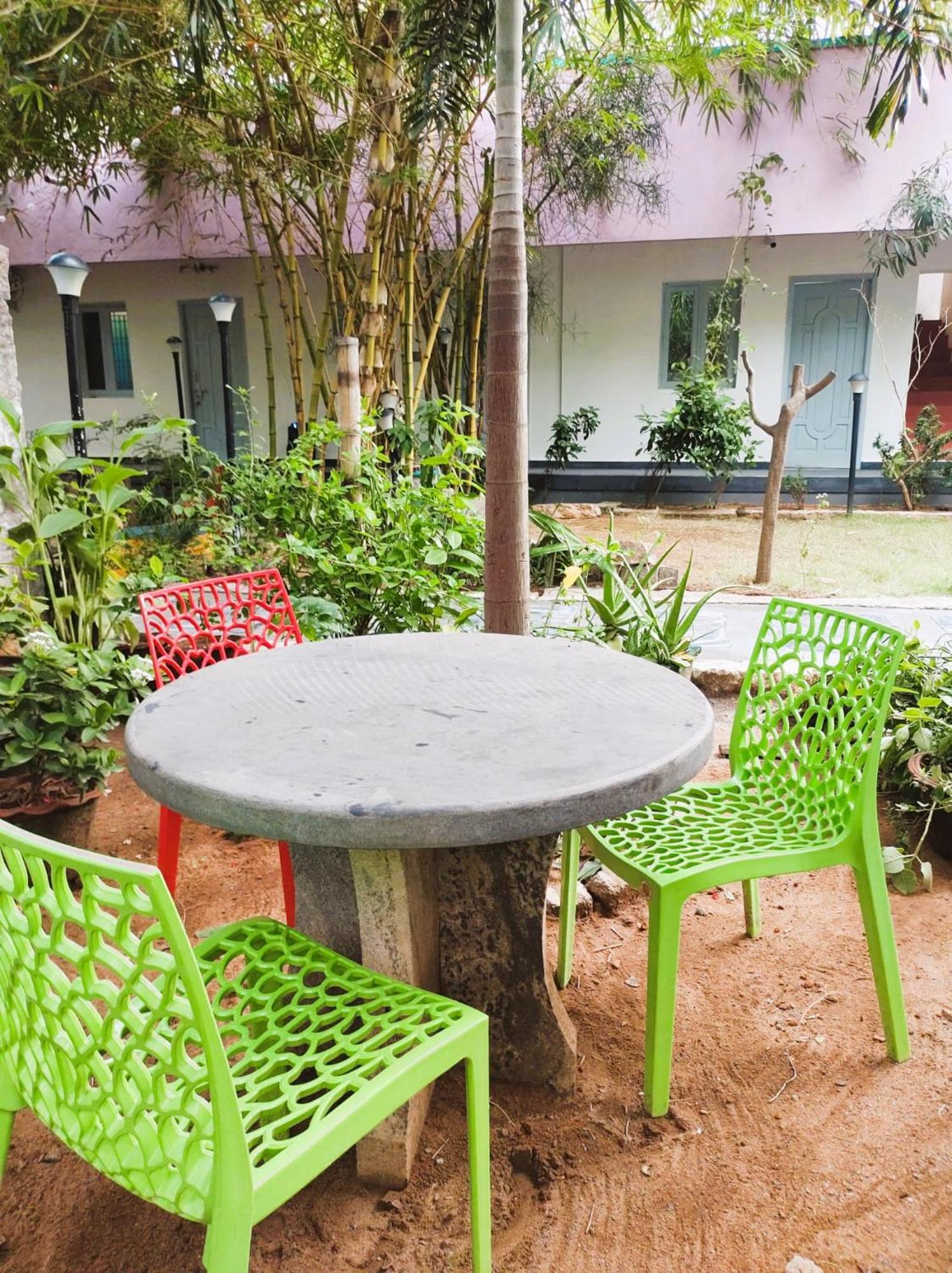 The Well Beach Side Guest House Auroville Eksteriør billede